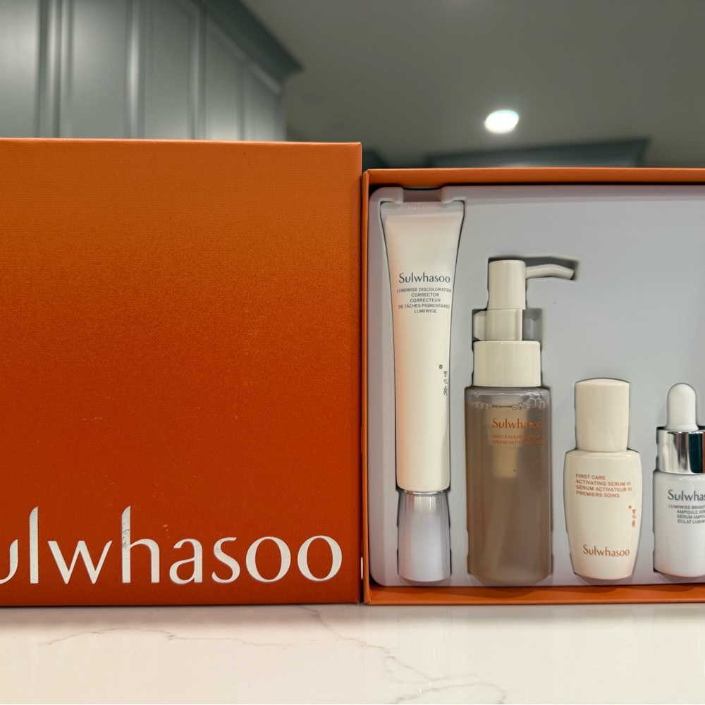 Sulwhasoo Lumiwise Discoloration
Corrector Brightening Set Glass Skin
Glow Care